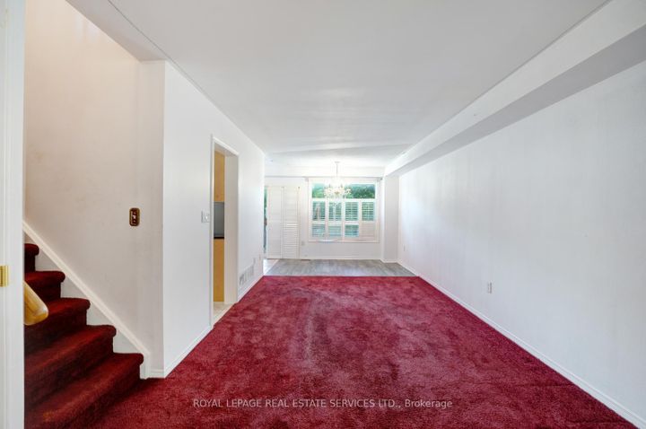Photo 2 at 73 Mare Crescent, Clairville, Toronto
