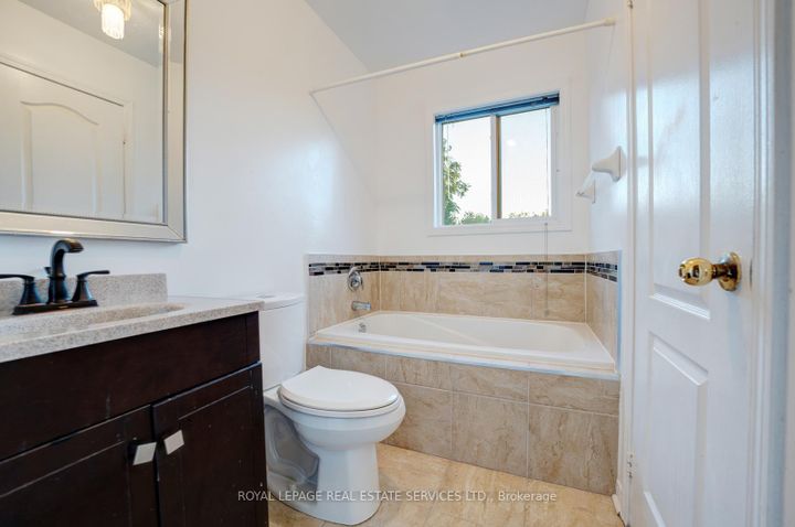 Photo 13 at 73 Mare Crescent, Clairville, Toronto