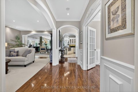 Photo 3 at 123 Salamander Court, Maple, Vaughan