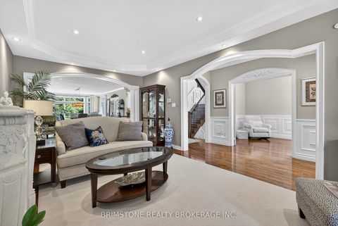 Photo 5 at 123 Salamander Court, Maple, Vaughan