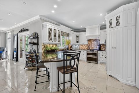 Photo 6 at 123 Salamander Court, Maple, Vaughan