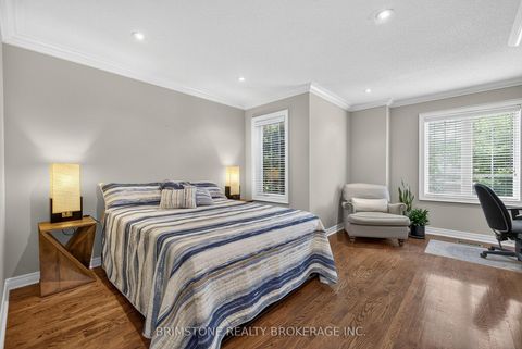 Photo 20 at 123 Salamander Court, Maple, Vaughan