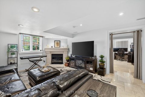 Photo 33 at 123 Salamander Court, Maple, Vaughan