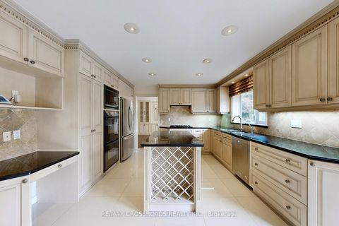 Photo 8 at 58 Cosmic Drive, Don Mills, Toronto