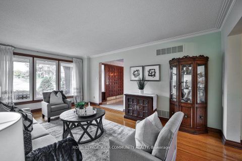 Photo 7 at 21 Disan Court, Beaumonde Heights, Toronto