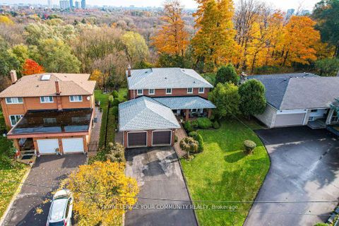 Photo 34 at 21 Disan Court, Beaumonde Heights, Toronto