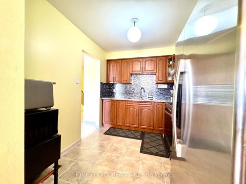 Photo 9 at 43 - 30 Dundalk Drive, Dorset Park, Toronto
