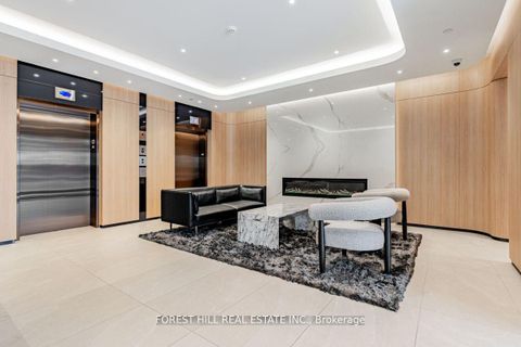 Photo 3 at 807 - 185 Alberta Avenue, Oakwood Village, Toronto