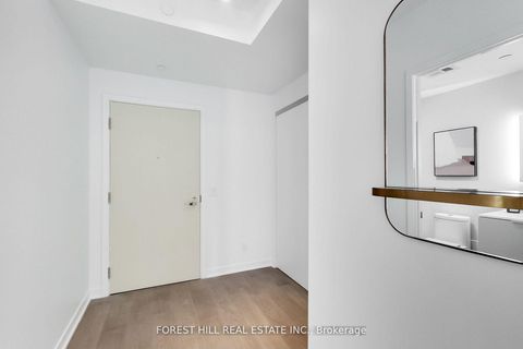 Photo 6 at 807 - 185 Alberta Avenue, Oakwood Village, Toronto