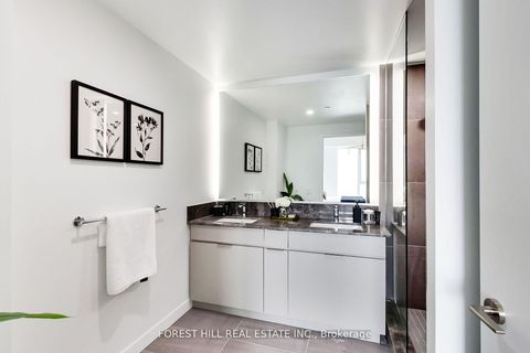 Photo 11 at 807 - 185 Alberta Avenue, Oakwood Village, Toronto