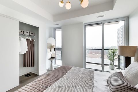Photo 14 at 807 - 185 Alberta Avenue, Oakwood Village, Toronto