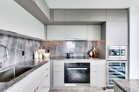 Photo 30 at 807 - 185 Alberta Avenue, Oakwood Village, Toronto