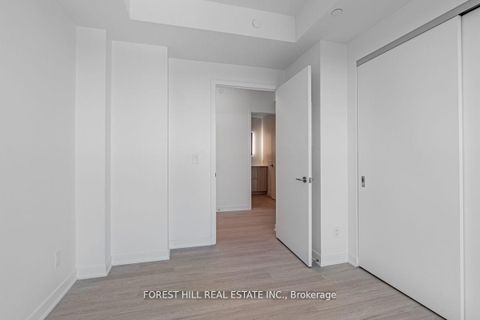 Photo 18 at 1001 - 185 Alberta Avenue, Oakwood Village, Toronto