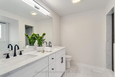 Photo 20 at 67 Venice Crescent, Beverley Glen, Vaughan