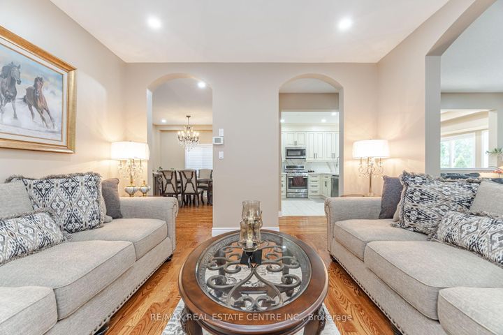 Photo 8 at 35 Pantano Drive, Sheldon, Hamilton