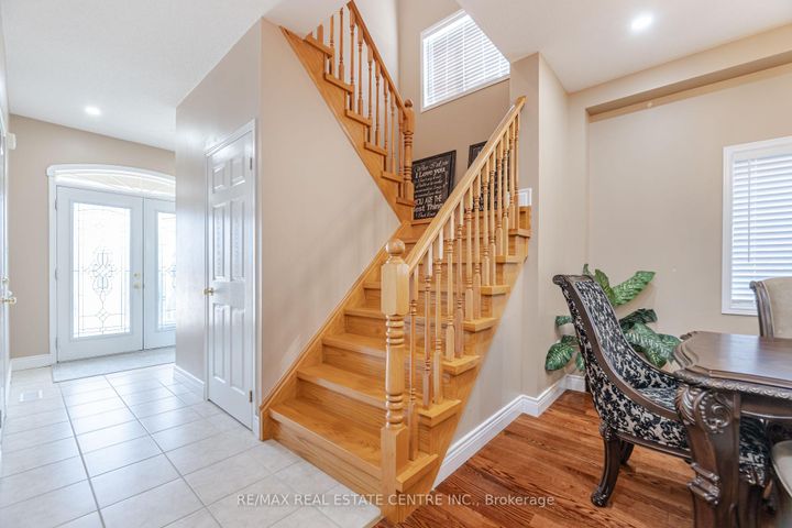 Photo 17 at 35 Pantano Drive, Sheldon, Hamilton