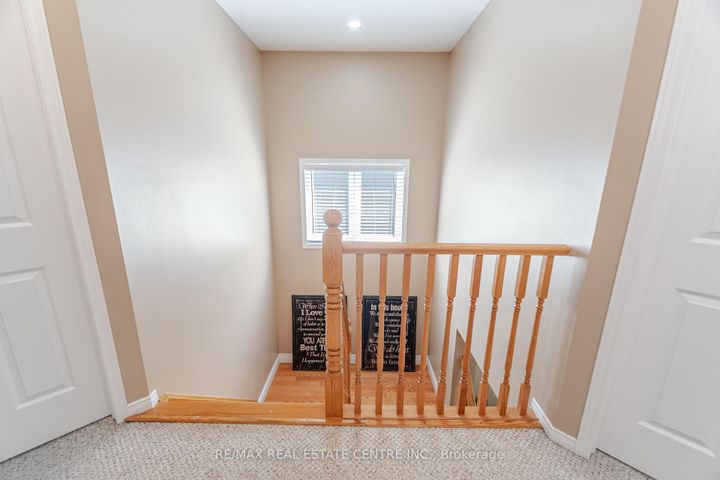 Photo 18 at 35 Pantano Drive, Sheldon, Hamilton