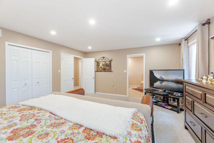 Photo 21 at 35 Pantano Drive, Sheldon, Hamilton