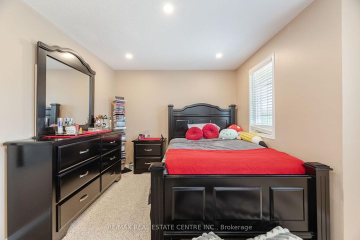 Photo 24 at 35 Pantano Drive, Sheldon, Hamilton