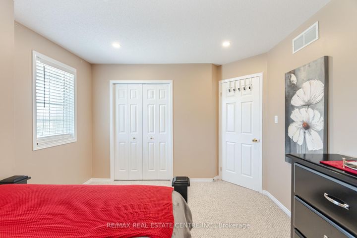 Photo 25 at 35 Pantano Drive, Sheldon, Hamilton