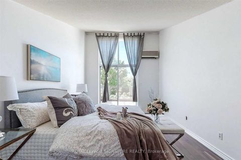 Photo 14 at 190 - 20 Moonstone Byway, Hillcrest Village, Toronto
