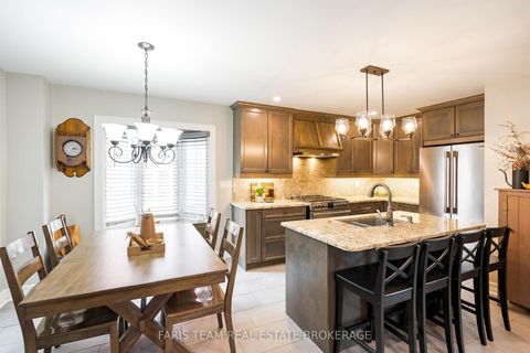 Photo 2 at 41 McDougall Drive, West Bayfield, Barrie