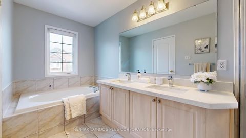 Photo 15 at 42 - 1290 Heritage Way, GA Glen Abbey, Oakville