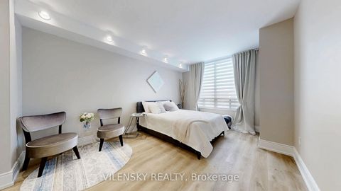 Photo 16 at 311 - 333 Clark Avenue, Yorkhill, Vaughan