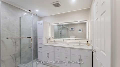 Photo 18 at 311 - 333 Clark Avenue, Yorkhill, Vaughan