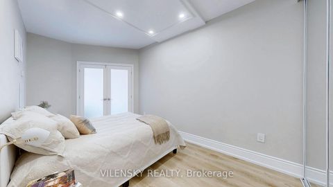Photo 23 at 311 - 333 Clark Avenue, Yorkhill, Vaughan