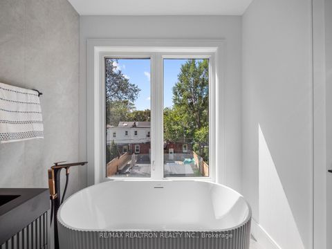 Photo 34 at 60 ST HUBERT Avenue, East York, Toronto