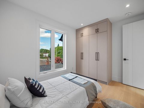 Photo 35 at 60 ST HUBERT Avenue, East York, Toronto