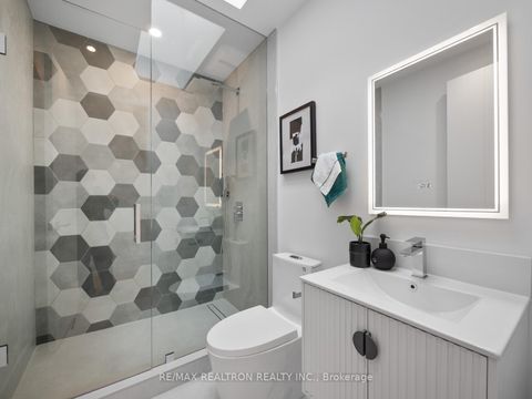Photo 38 at 60 ST HUBERT Avenue, East York, Toronto