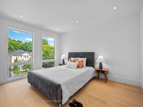 Photo 39 at 60 ST HUBERT Avenue, East York, Toronto