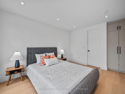 Photo 40 at 60 ST HUBERT Avenue, East York, Toronto