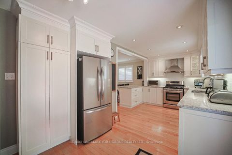 Photo 6 at 286 Kennedy Street W, Aurora Highlands, Aurora