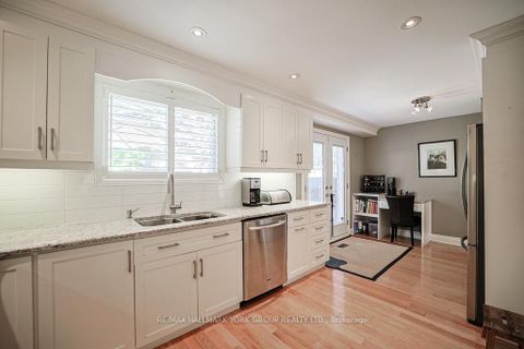 Photo 7 at 286 Kennedy Street W, Aurora Highlands, Aurora
