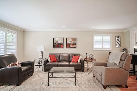 Photo 13 at 286 Kennedy Street W, Aurora Highlands, Aurora