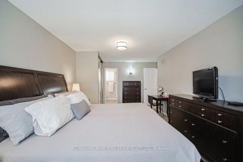 Photo 19 at 286 Kennedy Street W, Aurora Highlands, Aurora