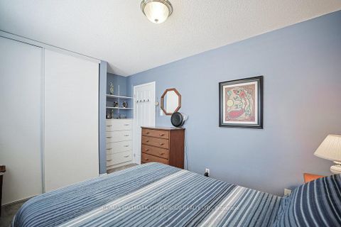 Photo 25 at 286 Kennedy Street W, Aurora Highlands, Aurora