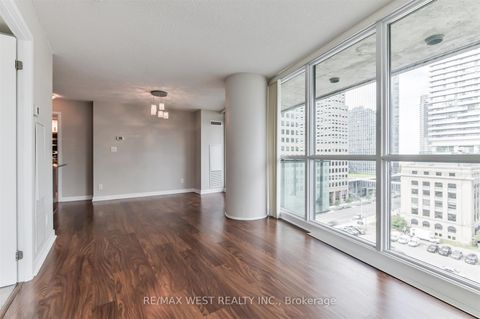 Photo 7 at 903 - 33 Bay Street, Waterfront Communities C1, Toronto