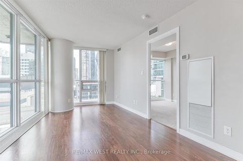Photo 8 at 903 - 33 Bay Street, Waterfront Communities C1, Toronto