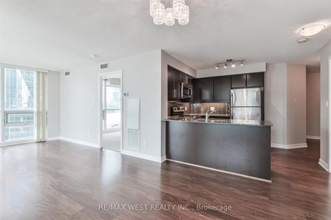 Photo 9 at 903 - 33 Bay Street, Waterfront Communities C1, Toronto