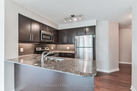 Photo 10 at 903 - 33 Bay Street, Waterfront Communities C1, Toronto