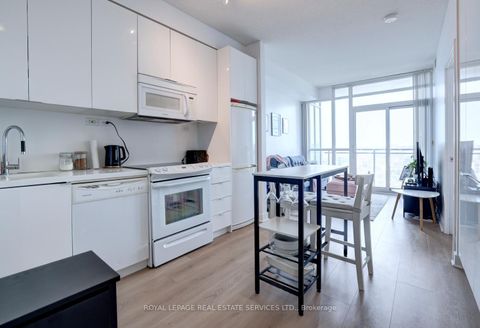 Photo 4 at 3515 - 15 Iceboat Terrace, Waterfront Communities C1, Toronto