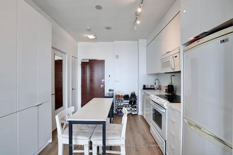 Photo 5 at 3515 - 15 Iceboat Terrace, Waterfront Communities C1, Toronto