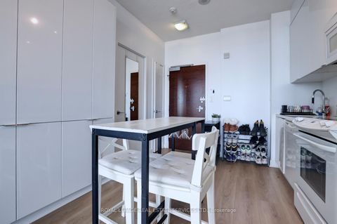 Photo 6 at 3515 - 15 Iceboat Terrace, Waterfront Communities C1, Toronto