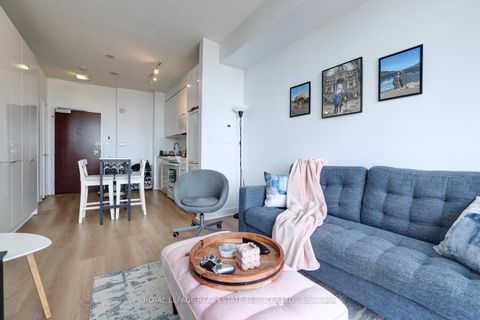 Photo 10 at 3515 - 15 Iceboat Terrace, Waterfront Communities C1, Toronto