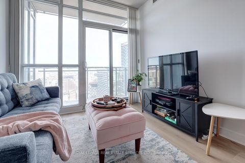 Photo 13 at 3515 - 15 Iceboat Terrace, Waterfront Communities C1, Toronto