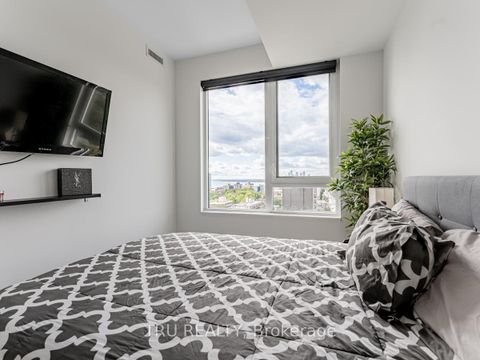 Photo 14 at LPH12 - 270 Dufferin Street, South Parkdale, Toronto